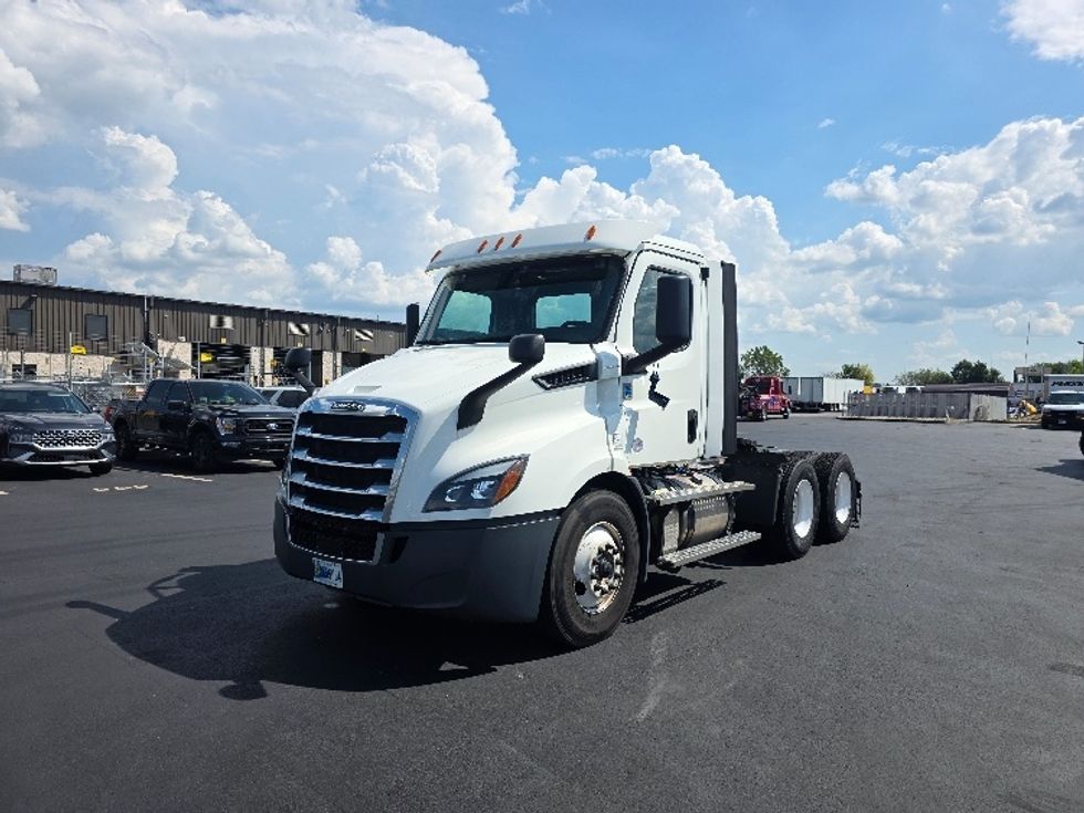 Day Cab Tractor-Heavy Duty Tractors-Freightliner-2020-T11664ST-Indianapolis-IN-171,025\n\t\tmiles-$ 59,750 - Image 3