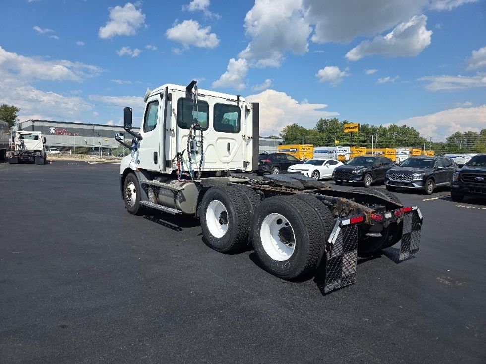 Day Cab Tractor-Heavy Duty Tractors-Freightliner-2020-T11664ST-Indianapolis-IN-171,025\n\t\tmiles-$ 59,750 - Image 5