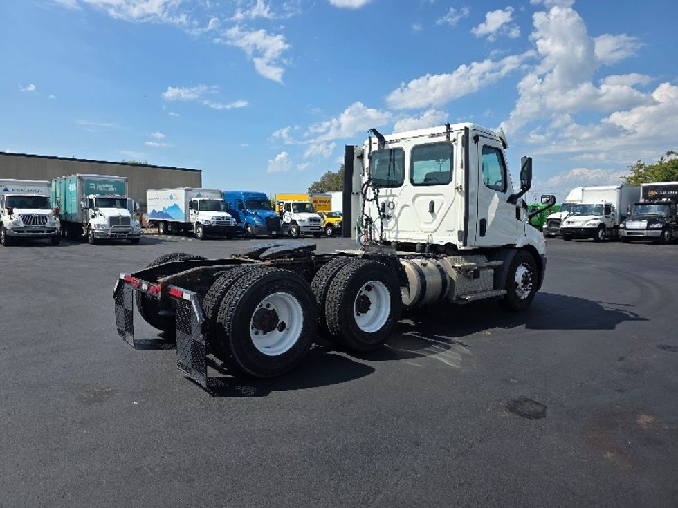 Day Cab Tractor-Heavy Duty Tractors-Freightliner-2020-T11664ST-Indianapolis-IN-171,025\n\t\tmiles-$ 59,750 - Image 7
