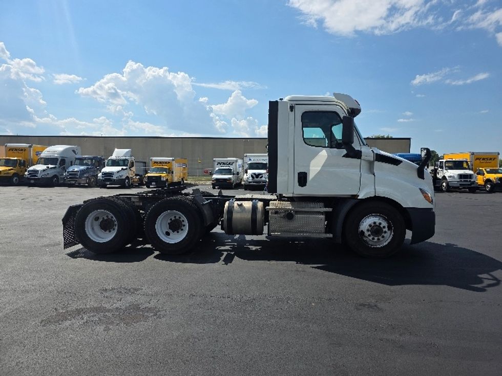 Day Cab Tractor-Heavy Duty Tractors-Freightliner-2020-T11664ST-Indianapolis-IN-171,025\n\t\tmiles-$ 59,750 - Image 8