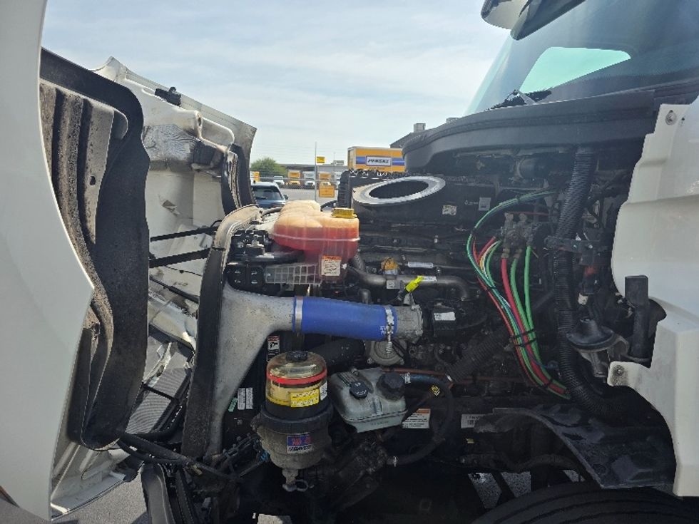 Day Cab Tractor-Heavy Duty Tractors-Freightliner-2020-T11664ST-Indianapolis-IN-195,038\n\t\tmiles-$ 58,500 - Image 16