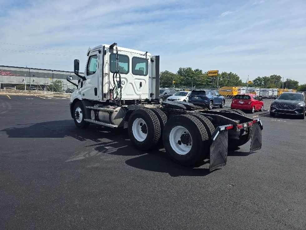Day Cab Tractor-Heavy Duty Tractors-Freightliner-2020-T11664ST-Indianapolis-IN-195,038\n\t\tmiles-$ 58,500 - Image 5