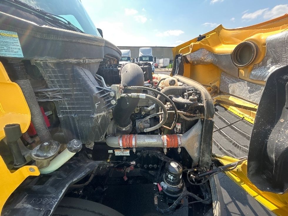 Day Cab Tractor-Heavy Duty Tractors-Freightliner-2020-T11664ST-Indianapolis-IN-215,224\n\t\tmiles-$ 54,250 - Image 15