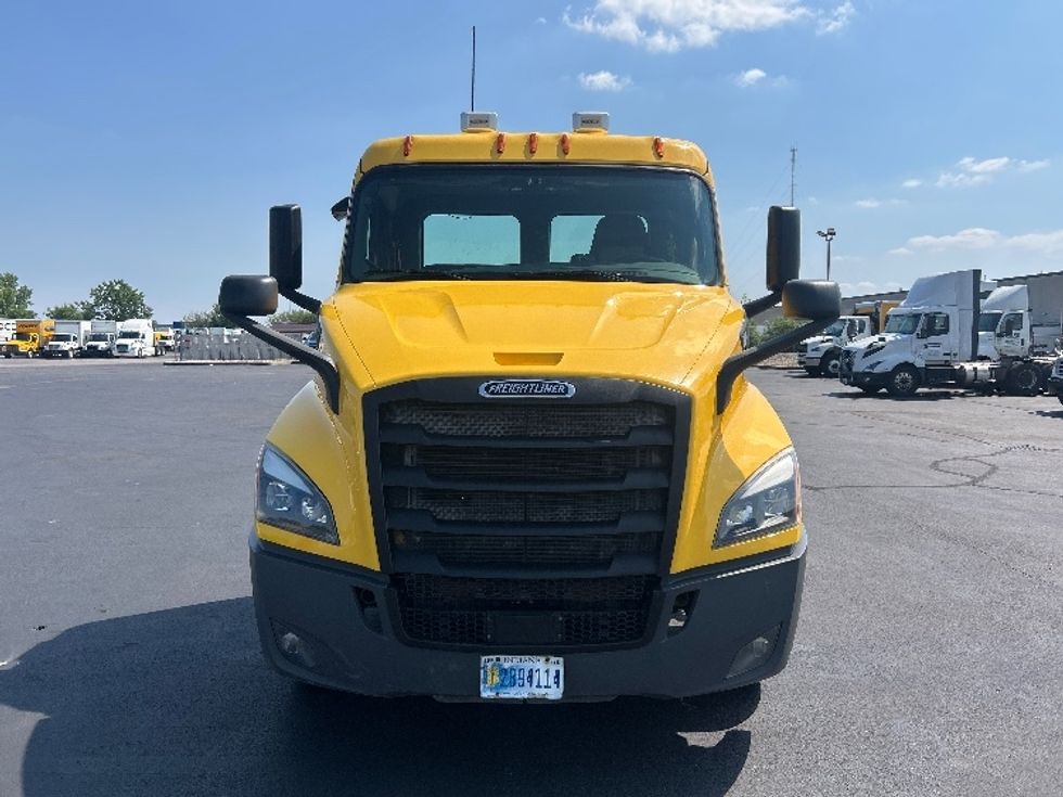 Day Cab Tractor-Heavy Duty Tractors-Freightliner-2020-T11664ST-Indianapolis-IN-215,224\n\t\tmiles-$ 54,250 - Image 2
