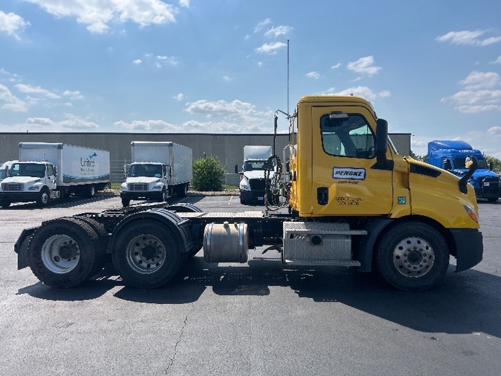 Day Cab Tractor-Heavy Duty Tractors-Freightliner-2020-T11664ST-Indianapolis-IN-215,224\n\t\tmiles-$ 54,250 - Image 8