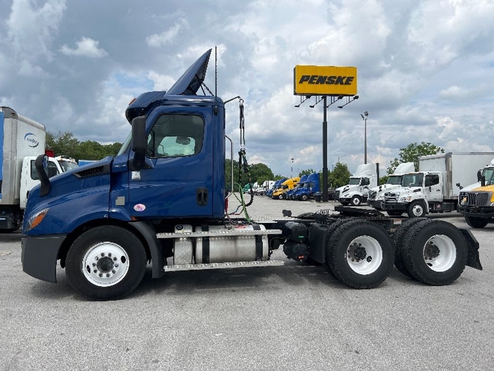 Day Cab Tractor-Heavy Duty Tractors-Freightliner-2020-T11664ST-Indianapolis-IN-433,367\n\t\tmiles-$ 56,250 - Image 4