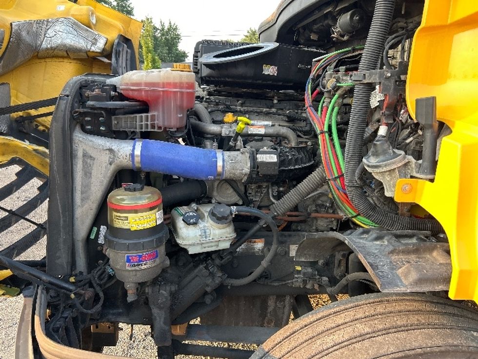 Day Cab Tractor-Heavy Duty Tractors-Freightliner-2020-T11664ST-Indianapolis-IN-571,588\n\t\tmiles-$ 31,000 - Image 16