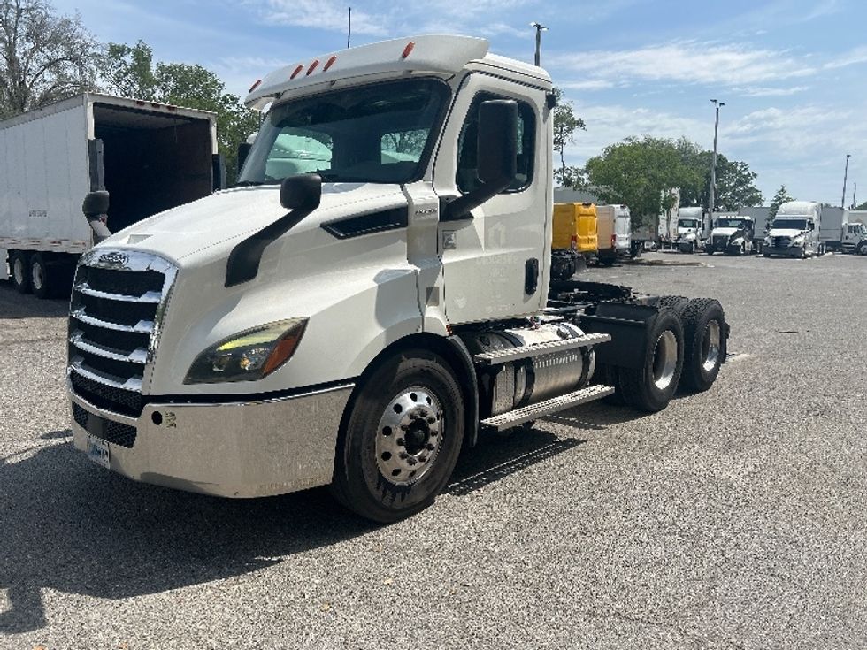 Day Cab Tractor-Heavy Duty Tractors-Freightliner-2020-T11664ST-Jacksonville-FL-488,995\n\t\tmiles-$ 45,000 - Image 3