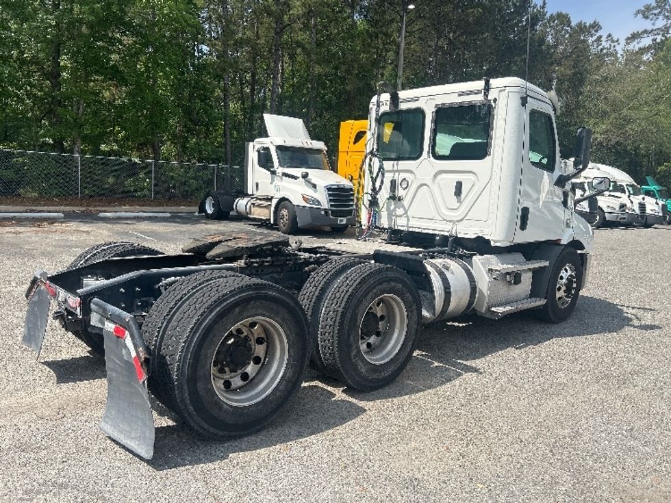 Day Cab Tractor-Heavy Duty Tractors-Freightliner-2020-T11664ST-Jacksonville-FL-488,995\n\t\tmiles-$ 45,000 - Image 7