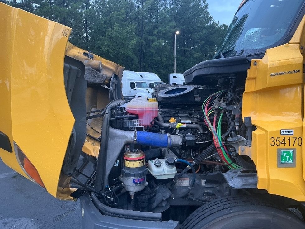 Day Cab Tractor-Heavy Duty Tractors-Freightliner-2020-T11664ST-Jacksonville-FL-583,452\n\t\tmiles-$ 31,000 - Image 16