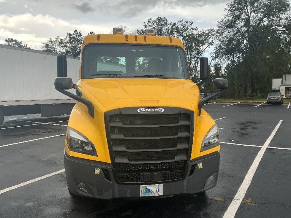 Day Cab Tractor-Heavy Duty Tractors-Freightliner-2020-T11664ST-Jacksonville-FL-583,452\n\t\tmiles-$ 31,000 - Image 2