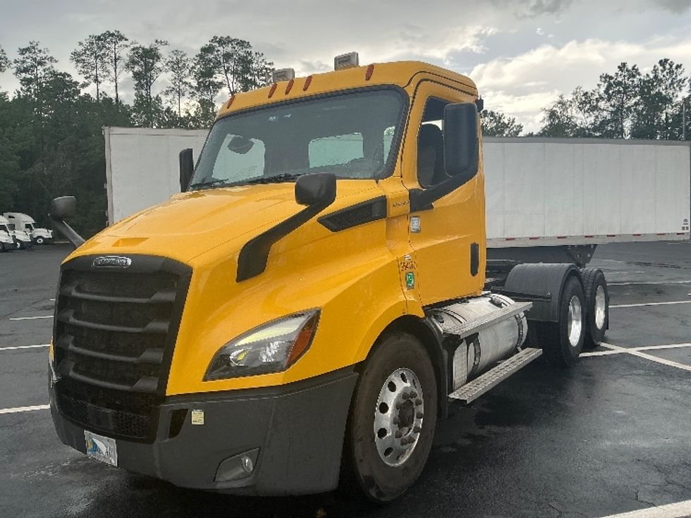 Day Cab Tractor-Heavy Duty Tractors-Freightliner-2020-T11664ST-Jacksonville-FL-583,452\n\t\tmiles-$ 31,000 - Image 3
