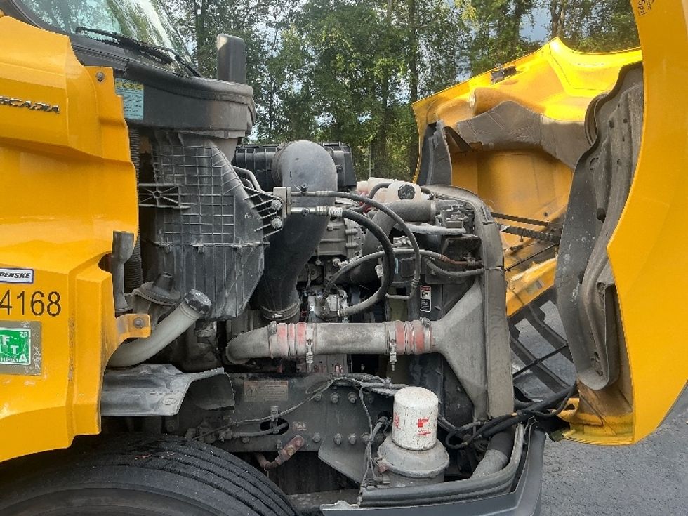 Day Cab Tractor-Heavy Duty Tractors-Freightliner-2020-T11664ST-Jacksonville-FL-616,137\n\t\tmiles-$ 28,750 - Image 15