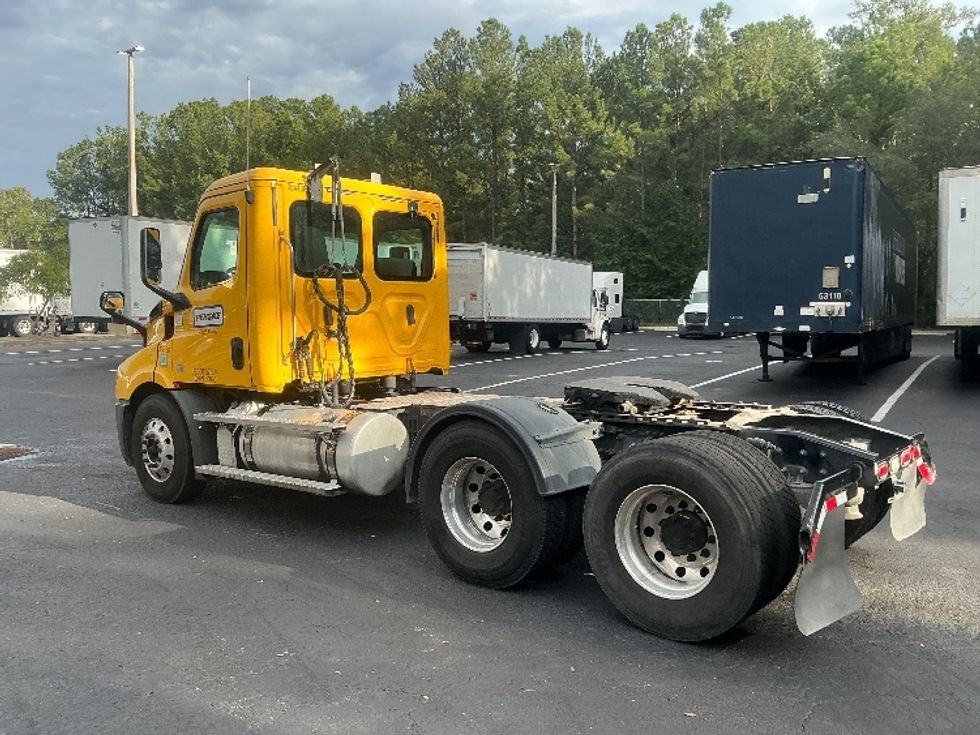 Day Cab Tractor-Heavy Duty Tractors-Freightliner-2020-T11664ST-Jacksonville-FL-616,137\n\t\tmiles-$ 28,750 - Image 5