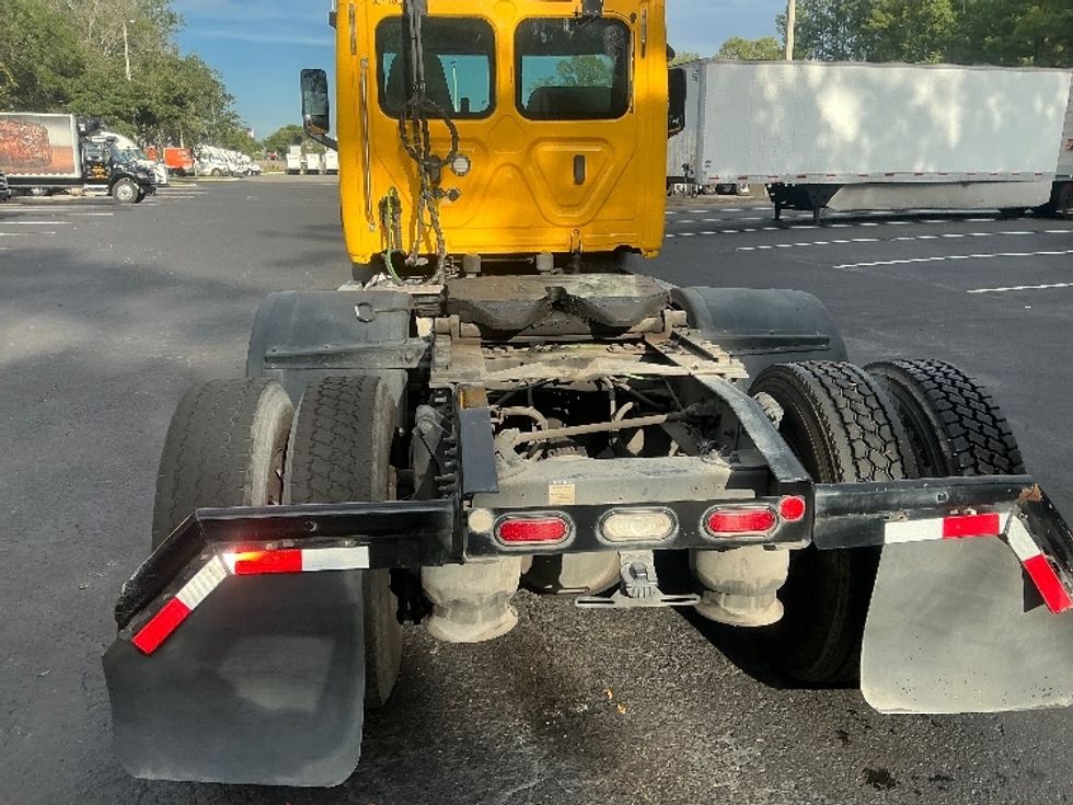 Day Cab Tractor-Heavy Duty Tractors-Freightliner-2020-T11664ST-Jacksonville-FL-616,137\n\t\tmiles-$ 28,750 - Image 6