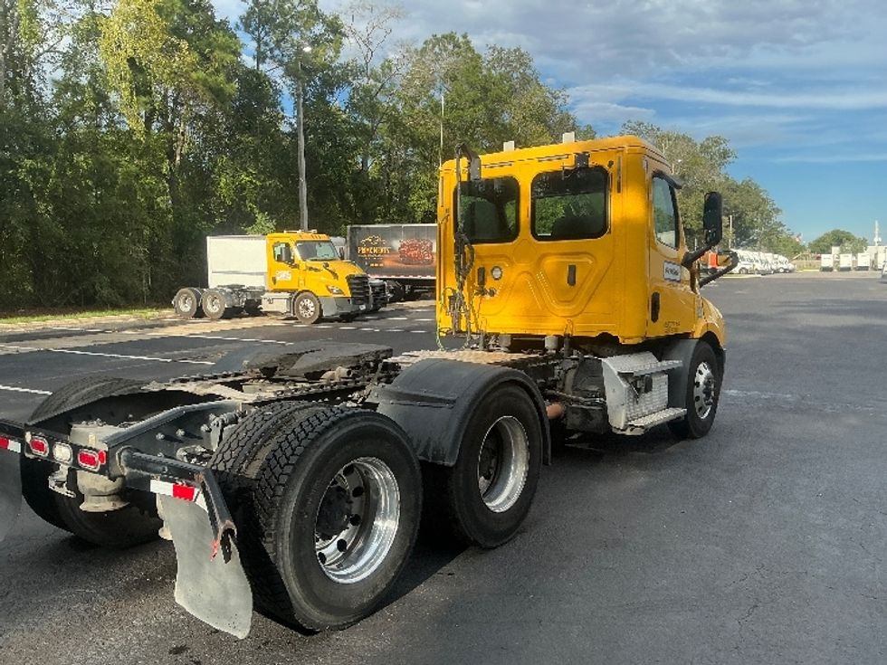 Day Cab Tractor-Heavy Duty Tractors-Freightliner-2020-T11664ST-Jacksonville-FL-616,137\n\t\tmiles-$ 28,750 - Image 7