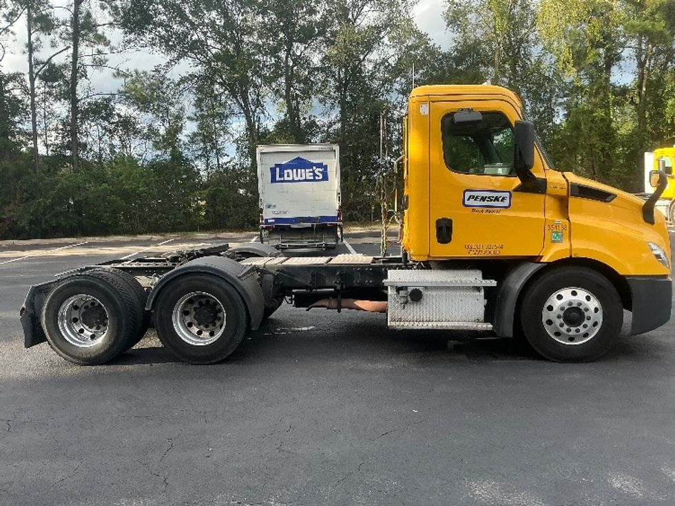 Day Cab Tractor-Heavy Duty Tractors-Freightliner-2020-T11664ST-Jacksonville-FL-616,137\n\t\tmiles-$ 28,750 - Image 8
