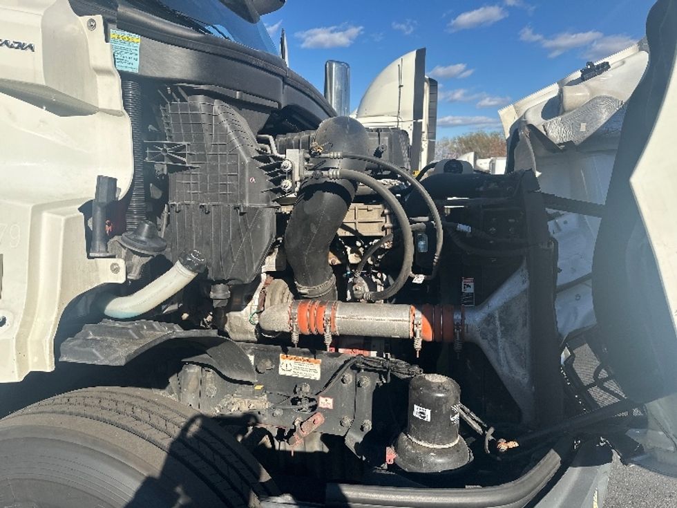 Day Cab Tractor-Heavy Duty Tractors-Freightliner-2020-T11664ST-Jessup-MD-579,546\n\t\tmiles-$ 32,250 - Image 15