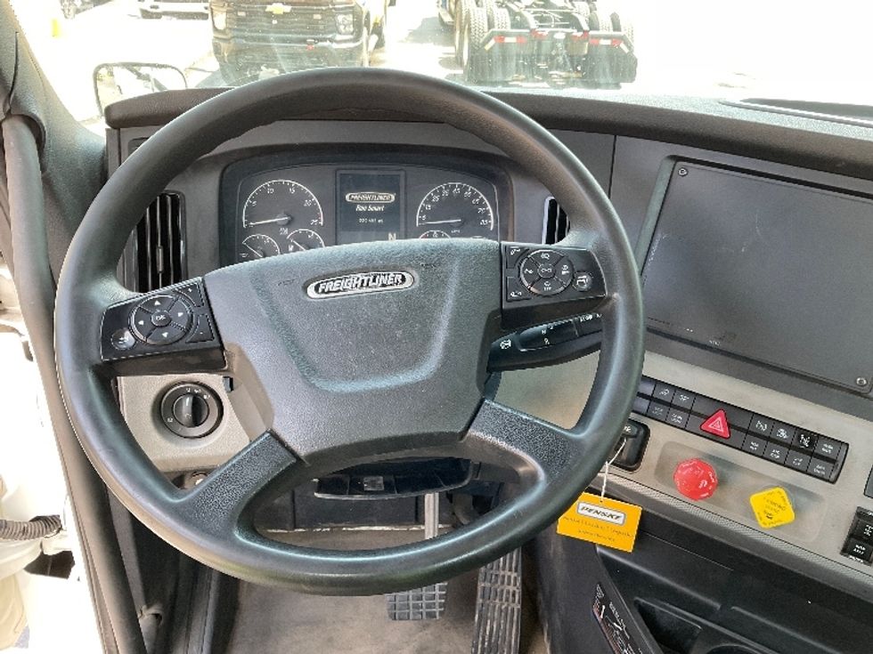 Day Cab Tractor-Heavy Duty Tractors-Freightliner-2020-T11664ST-Jessup-PA-239,881\n\t\tmiles-$ 54,500 - Image 11