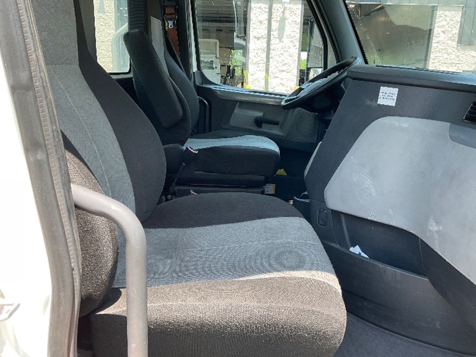 Day Cab Tractor-Heavy Duty Tractors-Freightliner-2020-T11664ST-Jessup-PA-239,881\n\t\tmiles-$ 54,500 - Image 14