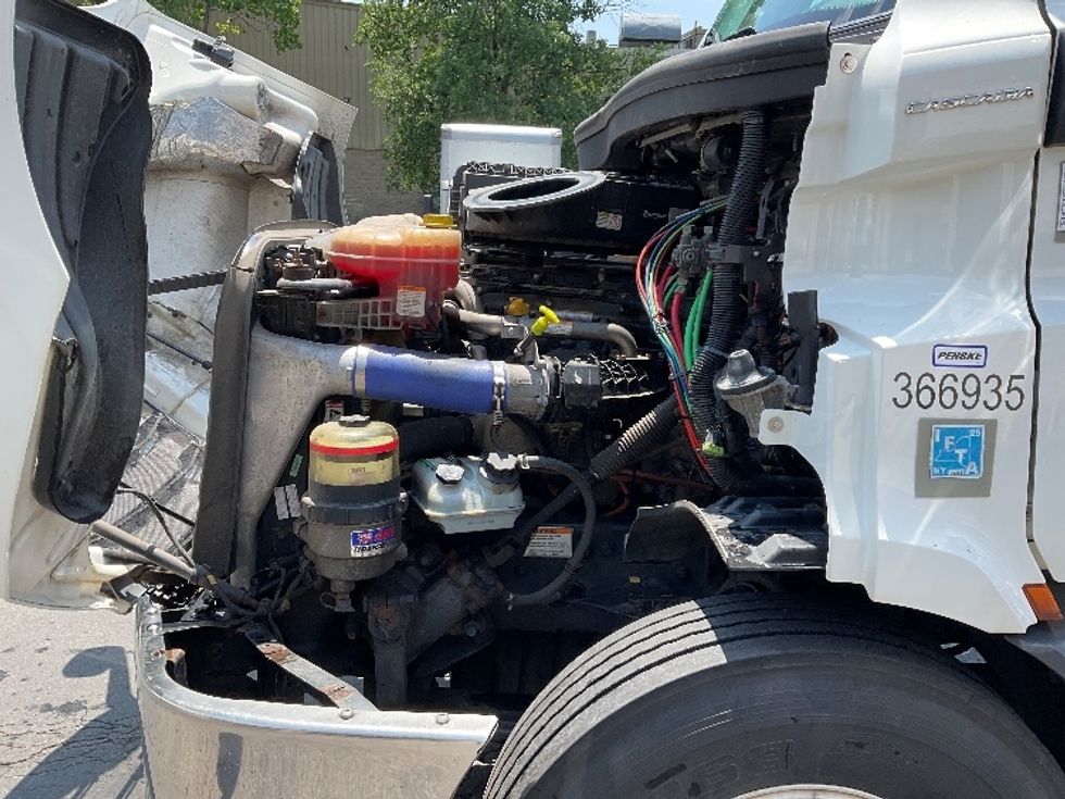 Day Cab Tractor-Heavy Duty Tractors-Freightliner-2020-T11664ST-Jessup-PA-239,881\n\t\tmiles-$ 54,500 - Image 16