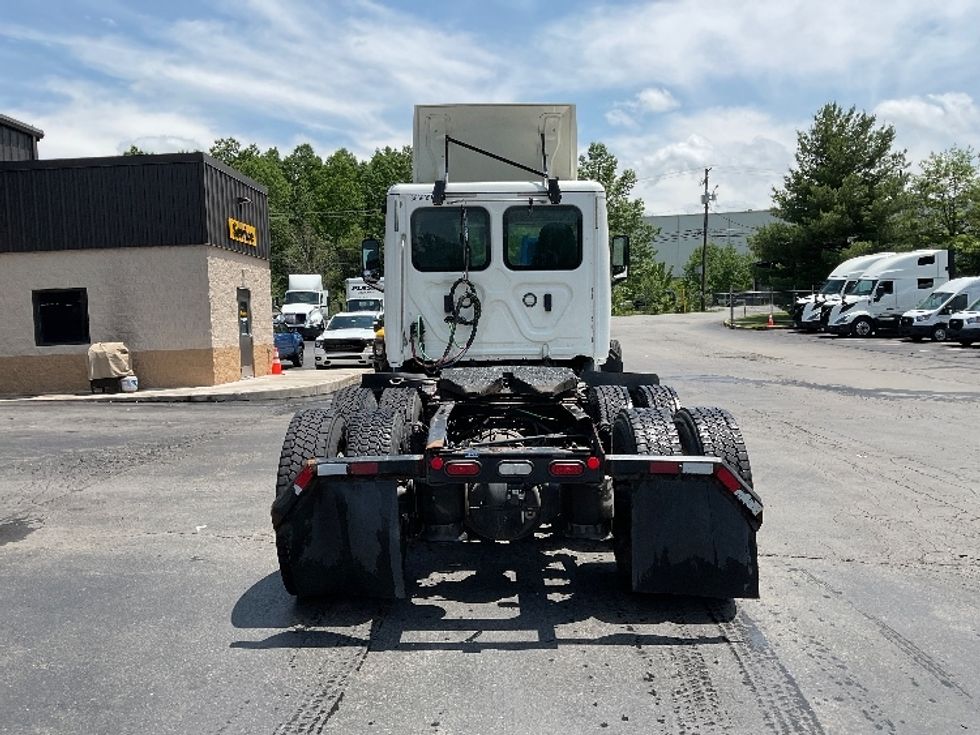 Day Cab Tractor-Heavy Duty Tractors-Freightliner-2020-T11664ST-Jessup-PA-239,881\n\t\tmiles-$ 54,500 - Image 6