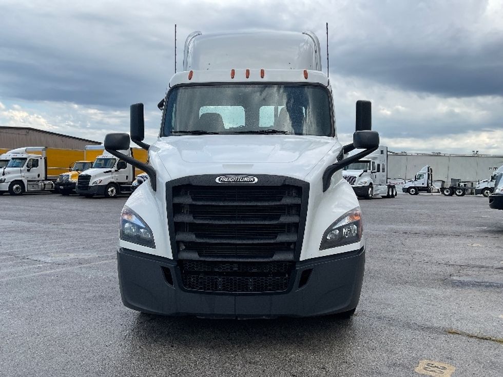 Day Cab Tractor-Heavy Duty Tractors-Freightliner-2020-T11664ST-Kansas City-MO-351,491\n\t\tmiles-$ 39,000 - Image 2