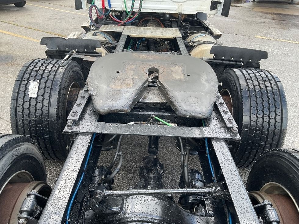 Day Cab Tractor-Heavy Duty Tractors-Freightliner-2020-T11664ST-Kansas City-MO-351,491\n\t\tmiles-$ 39,000 - Image 6