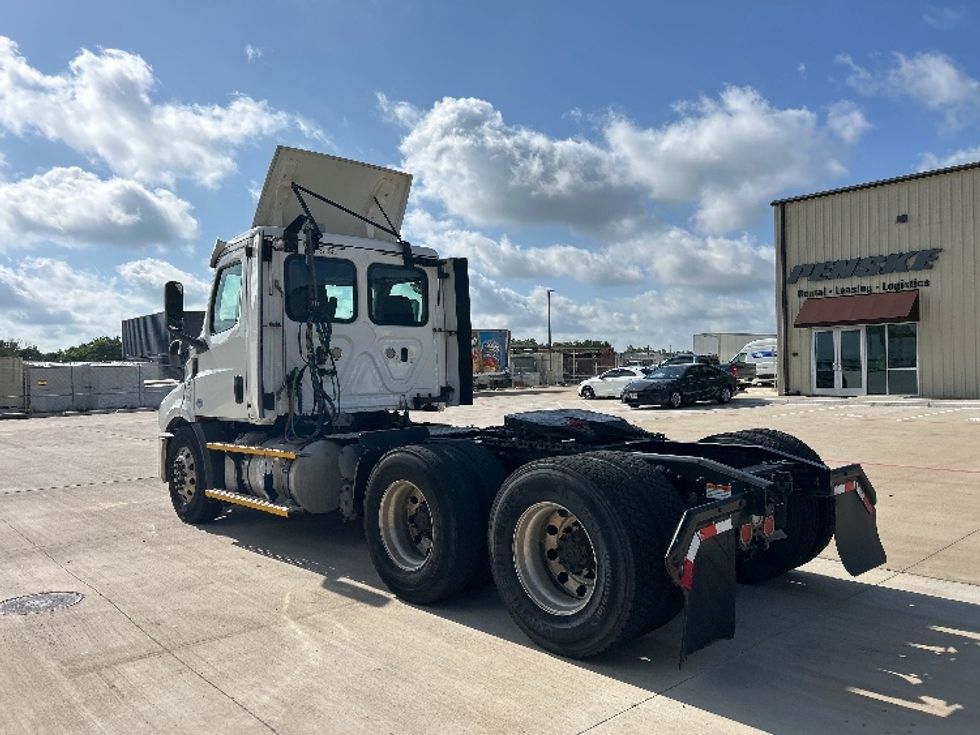 Day Cab Tractor-Heavy Duty Tractors-Freightliner-2020-T11664ST-Katy-TX-695,590\n\t\tmiles-$ 28,000 - Image 5