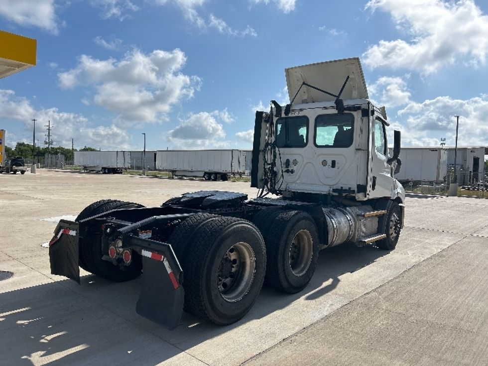 Day Cab Tractor-Heavy Duty Tractors-Freightliner-2020-T11664ST-Katy-TX-695,590\n\t\tmiles-$ 28,000 - Image 7