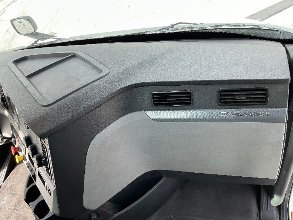 Day Cab Tractor-Heavy Duty Tractors-Freightliner-2020-T11664ST-La Porte-IN-174,974\n\t\tmiles-$ 58,750 - Image 13