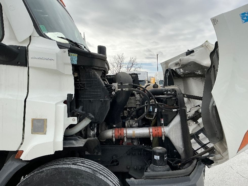 Day Cab Tractor-Heavy Duty Tractors-Freightliner-2020-T11664ST-La Porte-IN-174,974\n\t\tmiles-$ 58,750 - Image 15