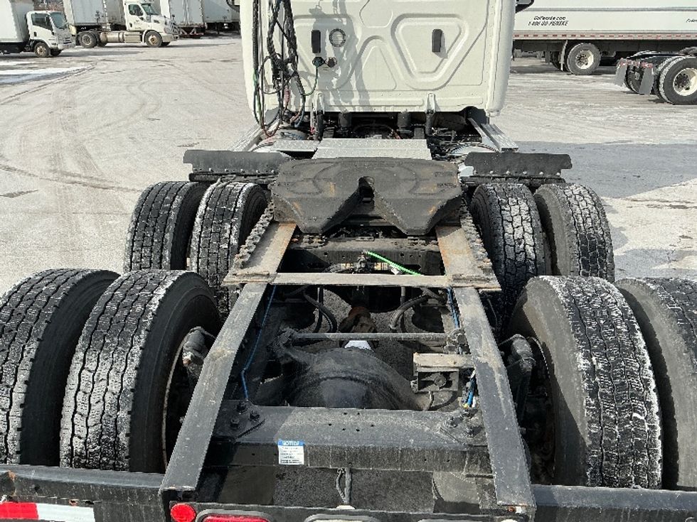 Day Cab Tractor-Heavy Duty Tractors-Freightliner-2020-T11664ST-La Porte-IN-174,974\n\t\tmiles-$ 58,750 - Image 6