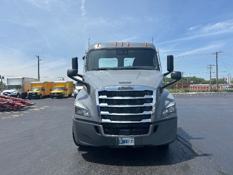 Day Cab Tractor-Heavy Duty Tractors-Freightliner-2020-T11664ST-La Porte-IN-253,113\n\t\tmiles-$ 46,000 - Image 2