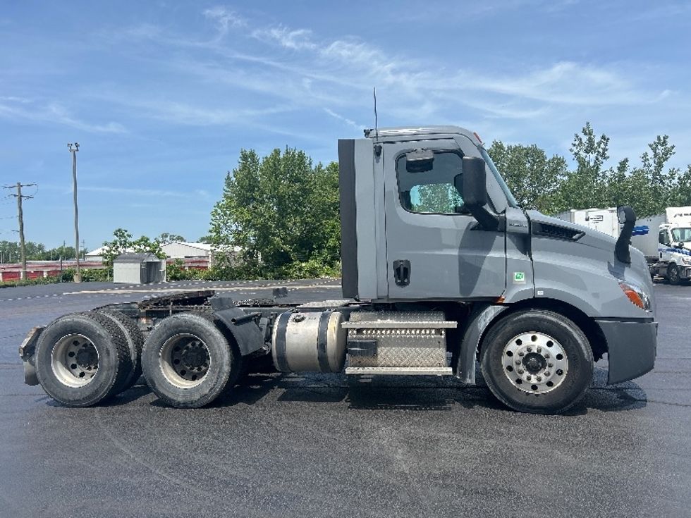 Day Cab Tractor-Heavy Duty Tractors-Freightliner-2020-T11664ST-La Porte-IN-253,113\n\t\tmiles-$ 46,000 - Image 8