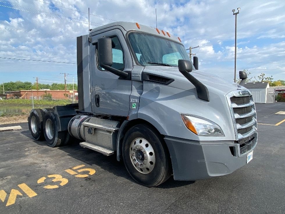 Day Cab Tractor-Heavy Duty Tractors-Freightliner-2020-T11664ST-La Porte-IN-314,065\n\t\tmiles-$ 42,250 - Image 1