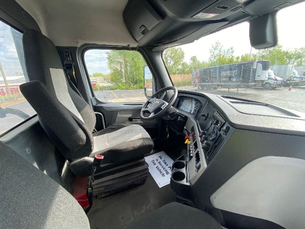 Day Cab Tractor-Heavy Duty Tractors-Freightliner-2020-T11664ST-La Porte-IN-314,065\n\t\tmiles-$ 42,250 - Image 14