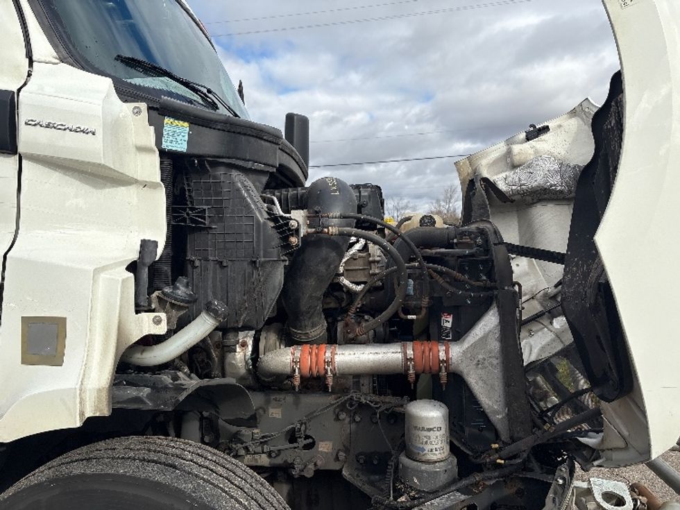 Day Cab Tractor-Heavy Duty Tractors-Freightliner-2020-T11664ST-Lansing-MI-480,818\n\t\tmiles-$ 40,250 - Image 15