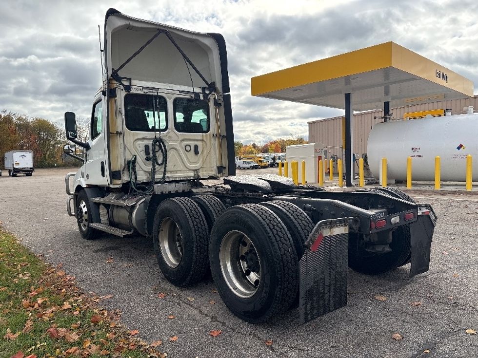 Day Cab Tractor-Heavy Duty Tractors-Freightliner-2020-T11664ST-Lansing-MI-480,818\n\t\tmiles-$ 40,250 - Image 5