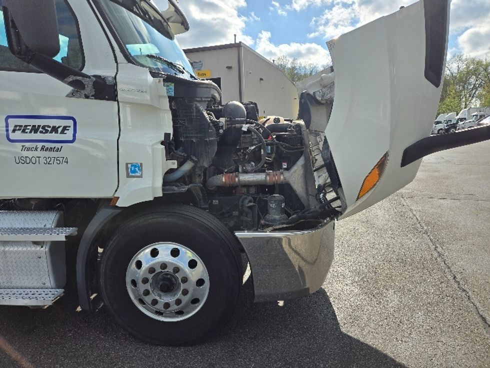 Day Cab Tractor-Heavy Duty Tractors-Freightliner-2020-T11664ST-Lansing-MI-574,284\n\t\tmiles-$ 34,500 - Image 15