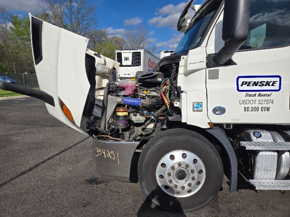Day Cab Tractor-Heavy Duty Tractors-Freightliner-2020-T11664ST-Lansing-MI-574,284\n\t\tmiles-$ 34,500 - Image 16