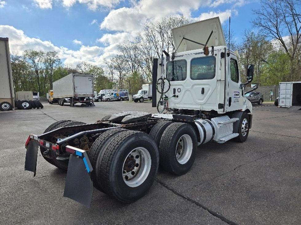 Day Cab Tractor-Heavy Duty Tractors-Freightliner-2020-T11664ST-Lansing-MI-574,284\n\t\tmiles-$ 34,500 - Image 7