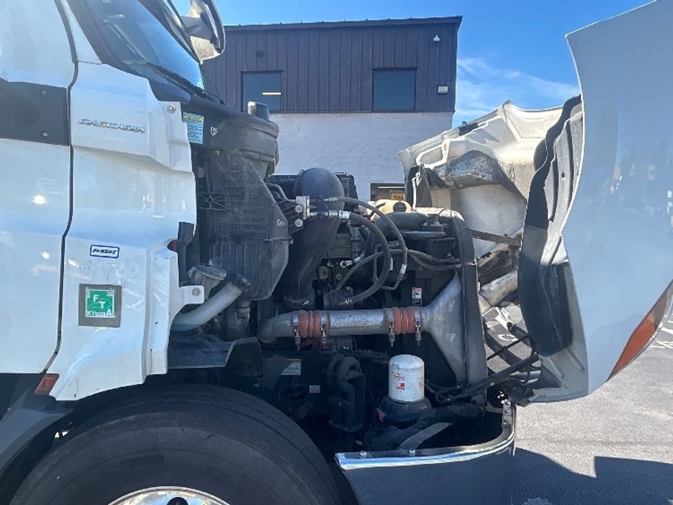 Day Cab Tractor-Heavy Duty Tractors-Freightliner-2020-T11664ST-Louisville-KY-356,084\n\t\tmiles-$ 47,750 - Image 15