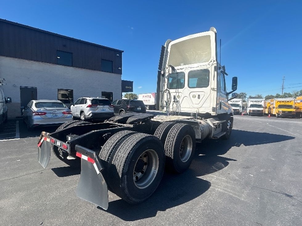 Day Cab Tractor-Heavy Duty Tractors-Freightliner-2020-T11664ST-Louisville-KY-356,084\n\t\tmiles-$ 47,750 - Image 7