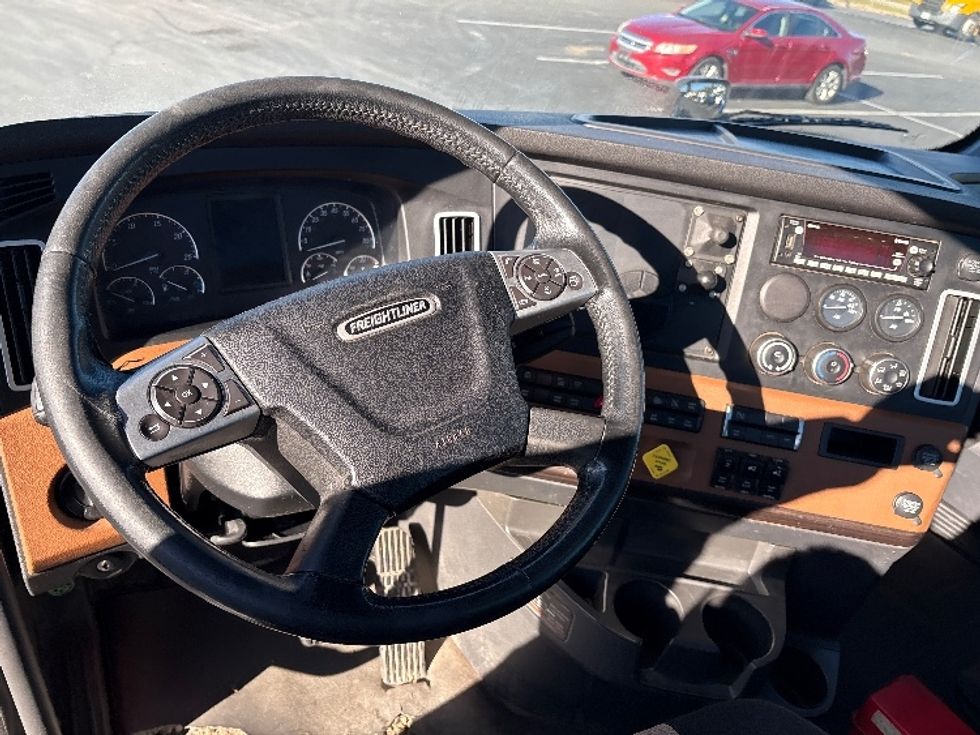 Day Cab Tractor-Heavy Duty Tractors-Freightliner-2020-T11664ST-Louisville-KY-464,663\n\t\tmiles-$ 45,250 - Image 11