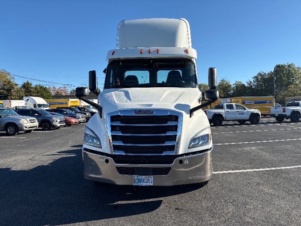 Day Cab Tractor-Heavy Duty Tractors-Freightliner-2020-T11664ST-Louisville-KY-464,663\n\t\tmiles-$ 45,250 - Image 2