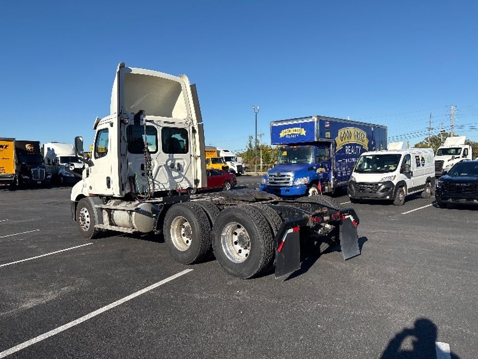 Day Cab Tractor-Heavy Duty Tractors-Freightliner-2020-T11664ST-Louisville-KY-464,663\n\t\tmiles-$ 45,250 - Image 5