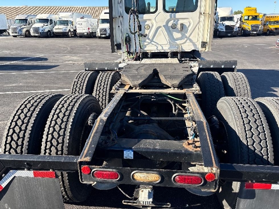 Day Cab Tractor-Heavy Duty Tractors-Freightliner-2020-T11664ST-Louisville-KY-464,663\n\t\tmiles-$ 45,250 - Image 6