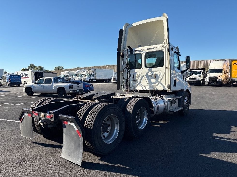 Day Cab Tractor-Heavy Duty Tractors-Freightliner-2020-T11664ST-Louisville-KY-464,663\n\t\tmiles-$ 45,250 - Image 7