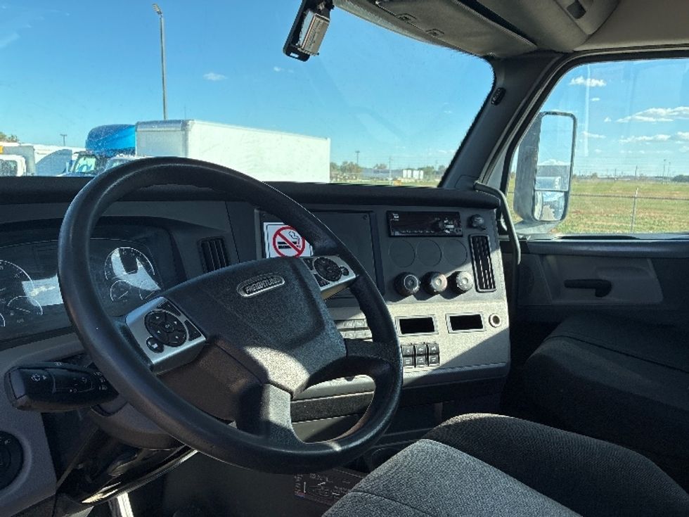 Day Cab Tractor-Heavy Duty Tractors-Freightliner-2020-T11664ST-Lubbock-TX-184,691\n\t\tmiles-$ 65,250 - Image 10
